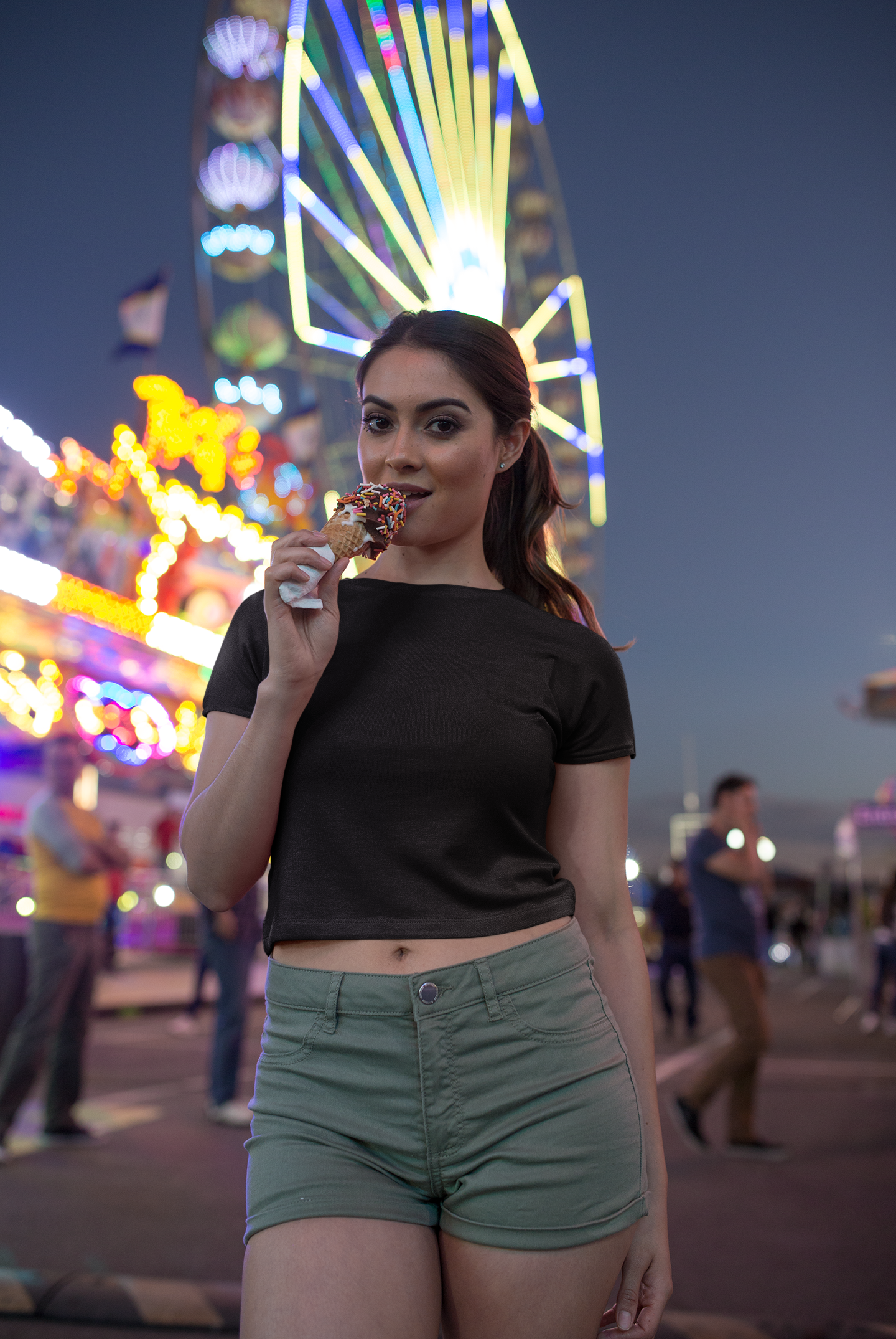 Women's Black Plain Beauty Slim Fit Crop Top