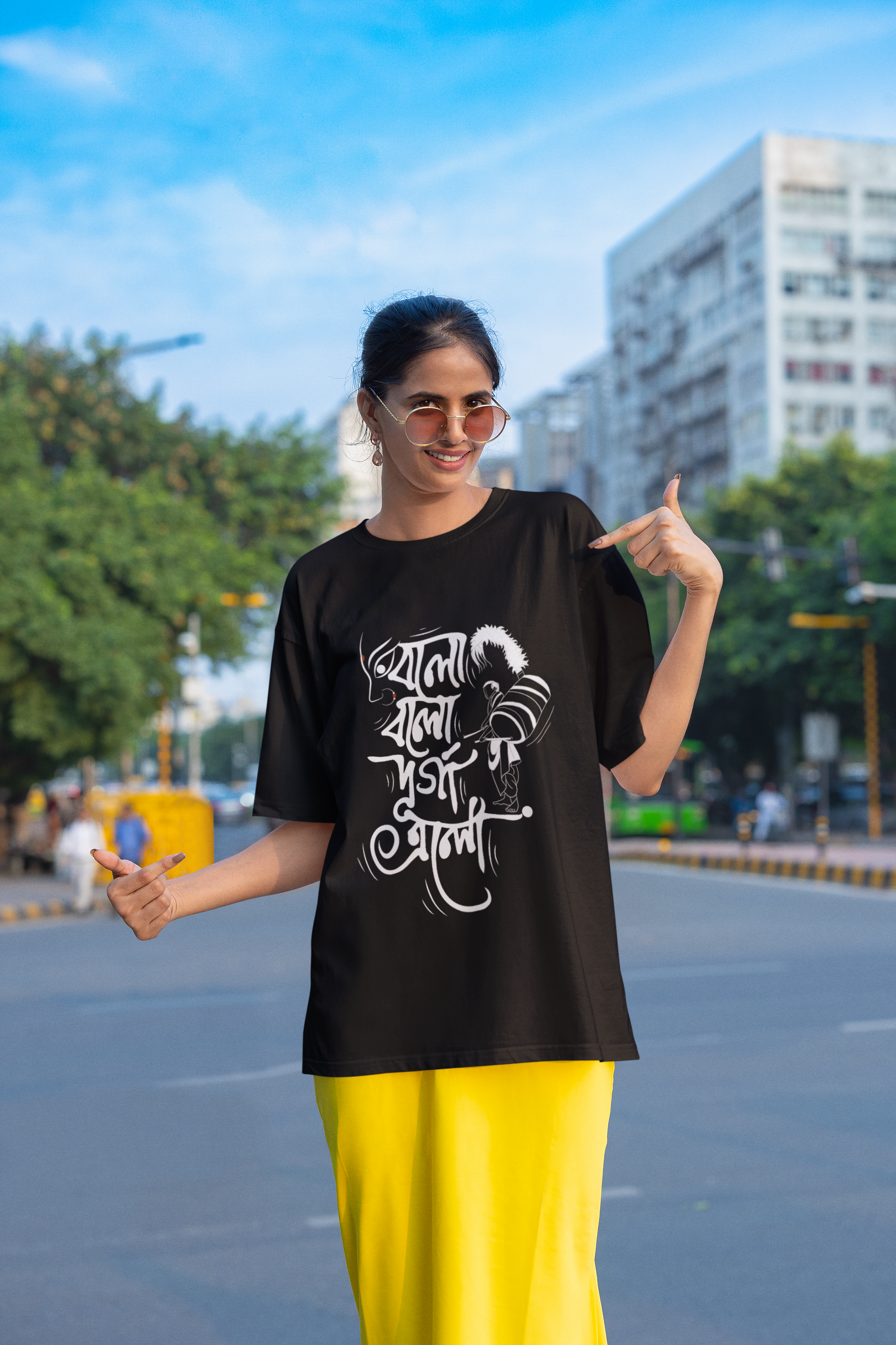 Women's Black Durga Puja Special Bolo Bolo Durga Elo Printed Oversized T-Shirt