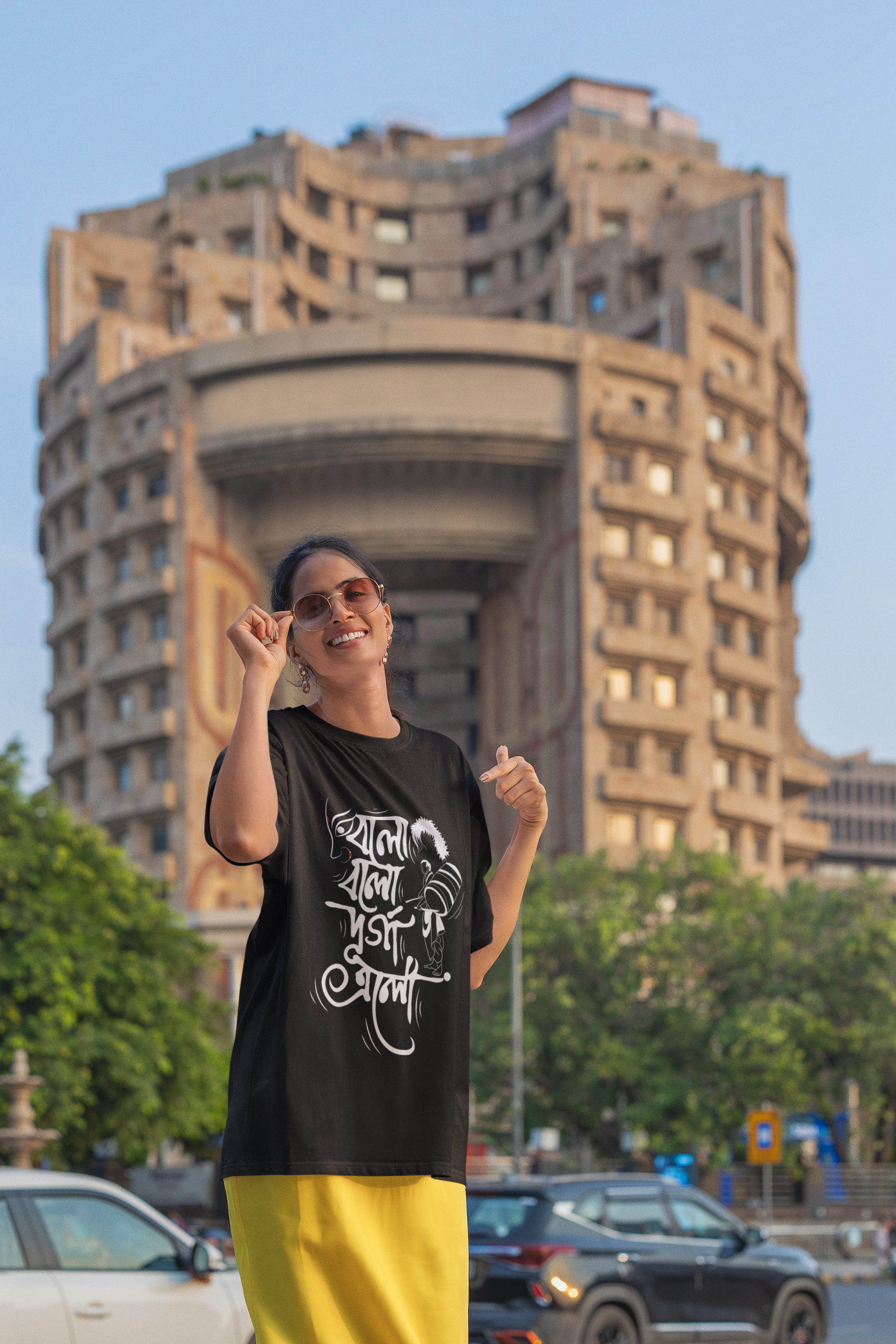 Women's Black Durga Puja Special Bolo Bolo Durga Elo Printed Oversized T-Shirt