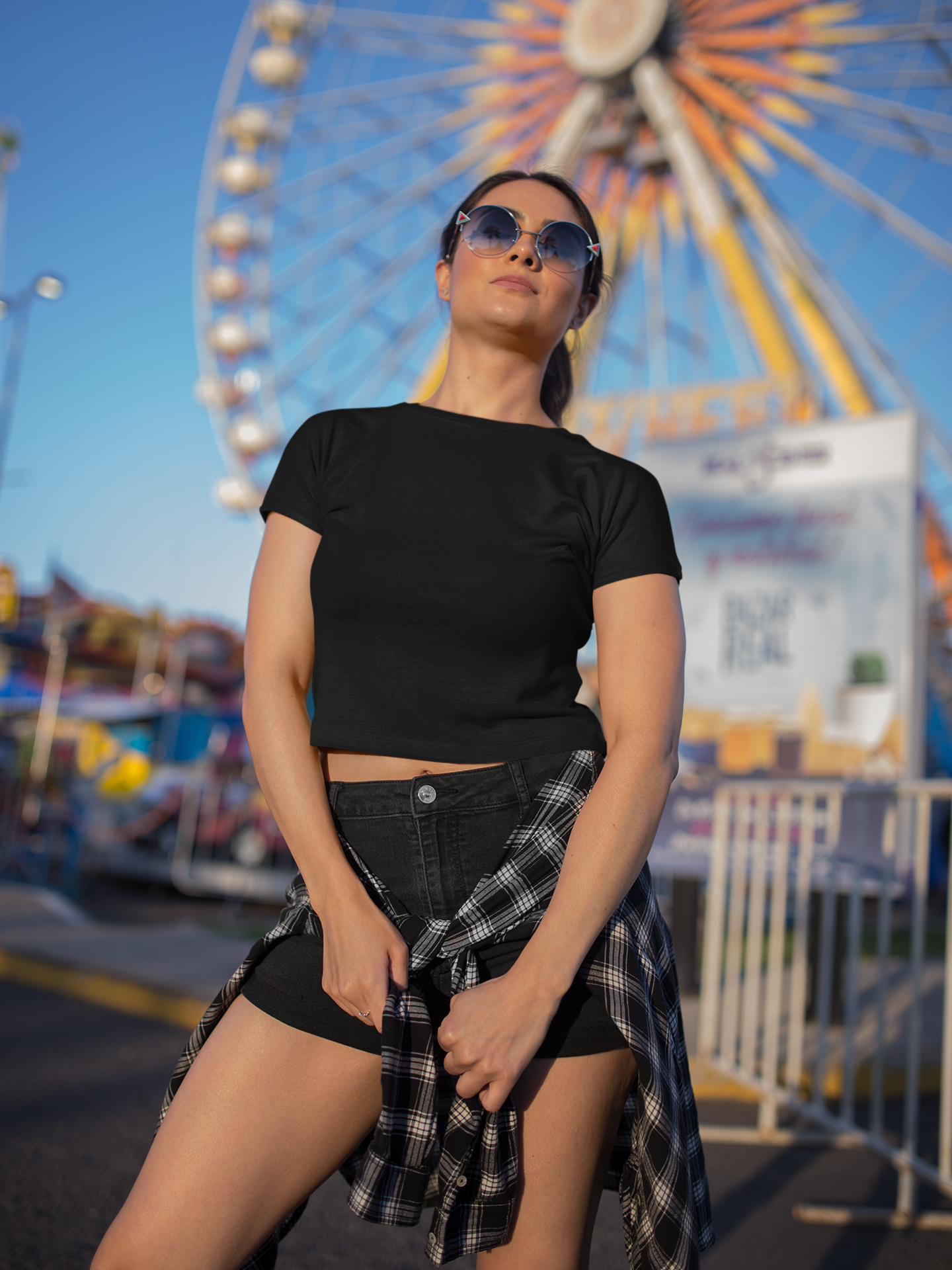 Women's Black Plain Beauty Slim Fit Crop Top